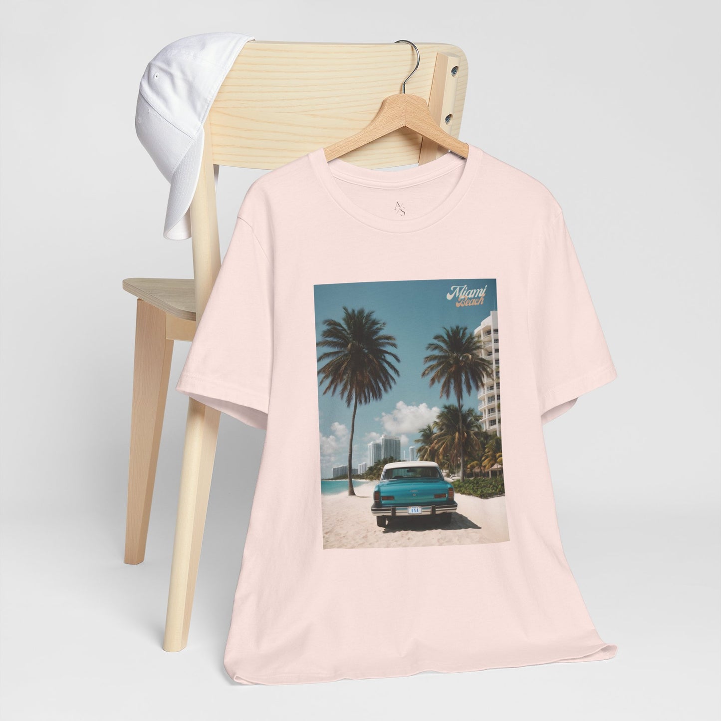 Vintage Car On The Beach Jersey Short Sleeve Tee