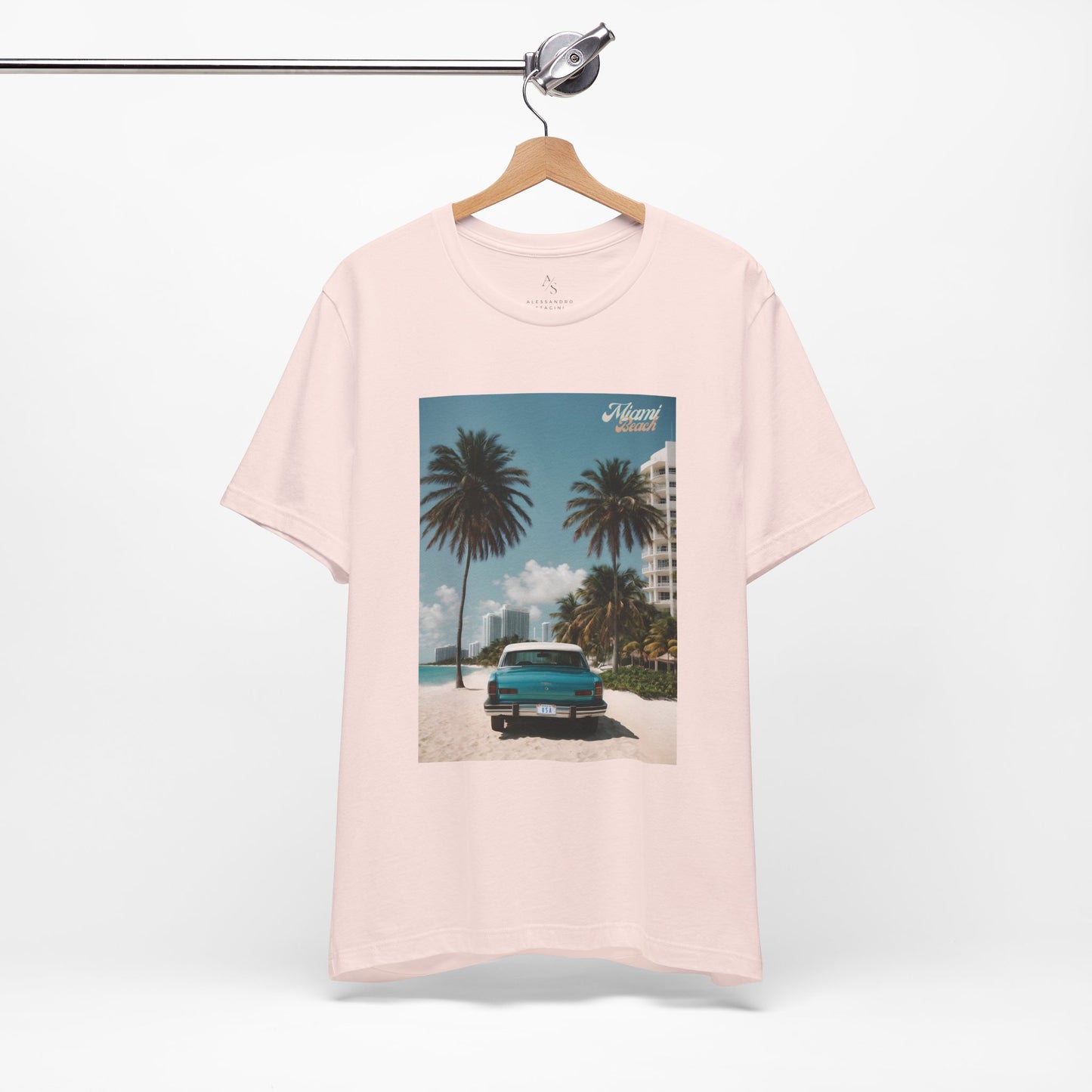 Vintage Car On The Beach Jersey Short Sleeve Tee