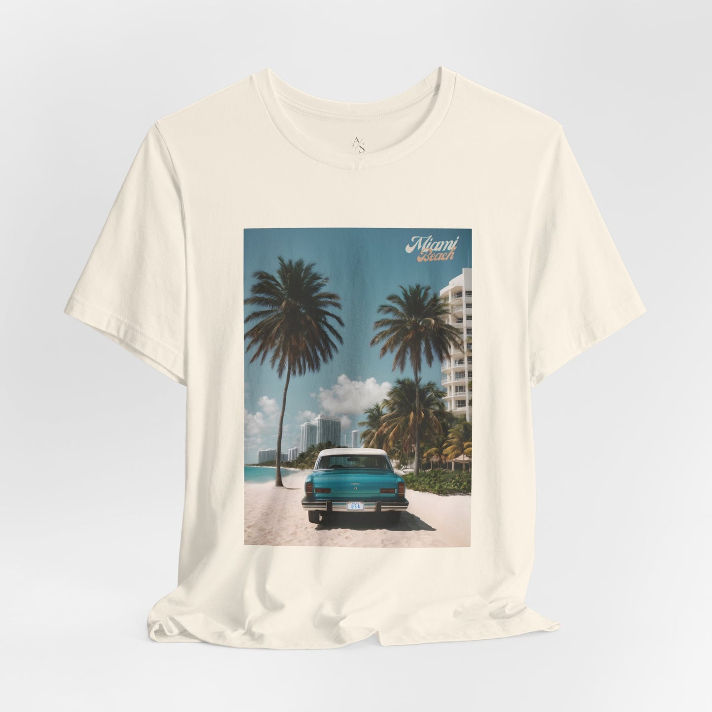 Vintage Car On The Beach Jersey Short Sleeve Tee