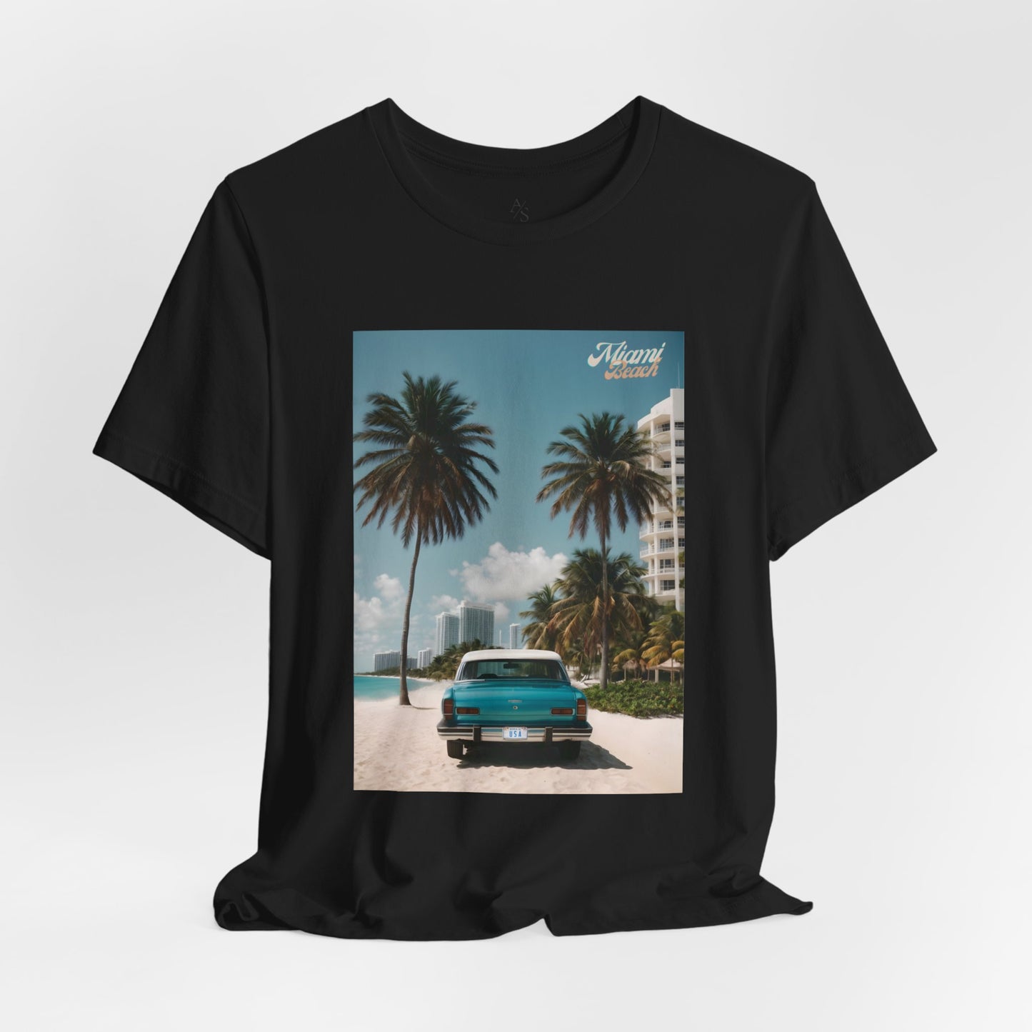 Vintage Car On The Beach Jersey Short Sleeve Tee