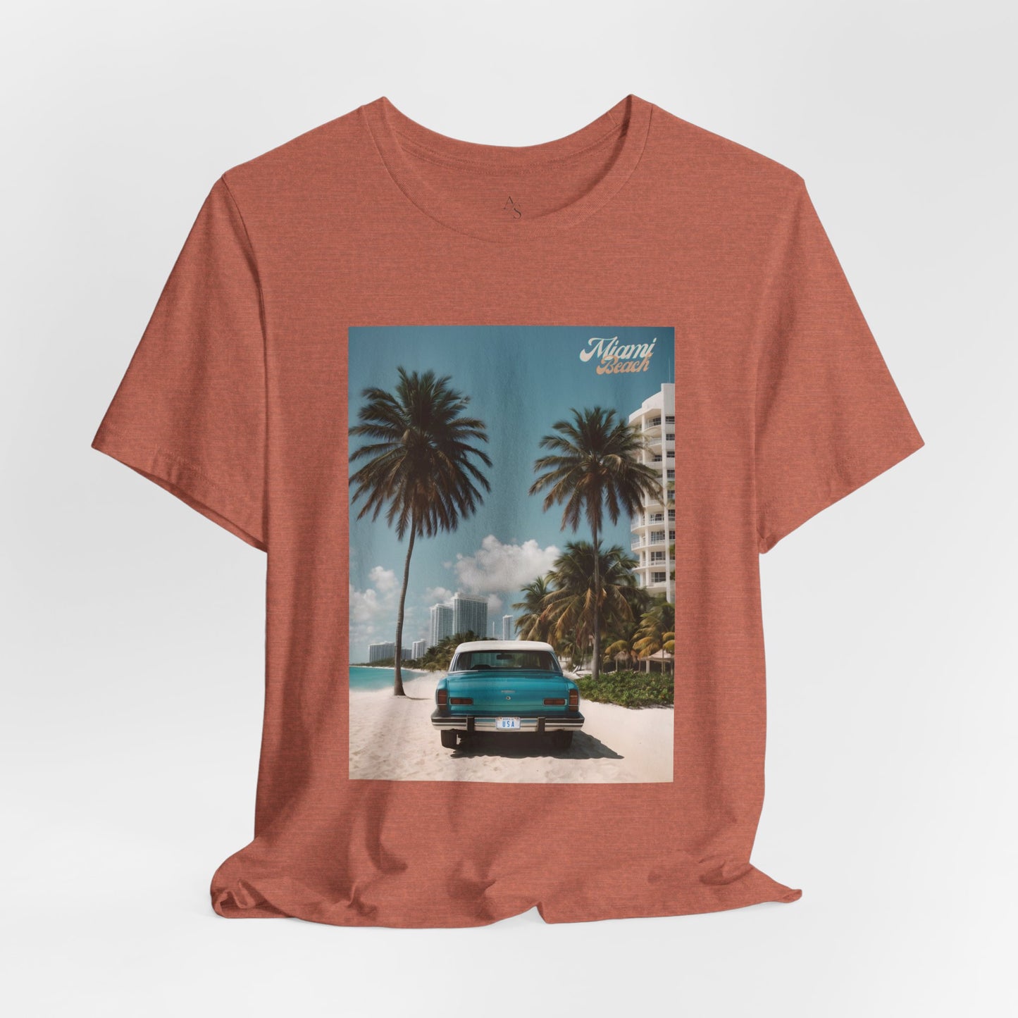 Vintage Car On The Beach Jersey Short Sleeve Tee